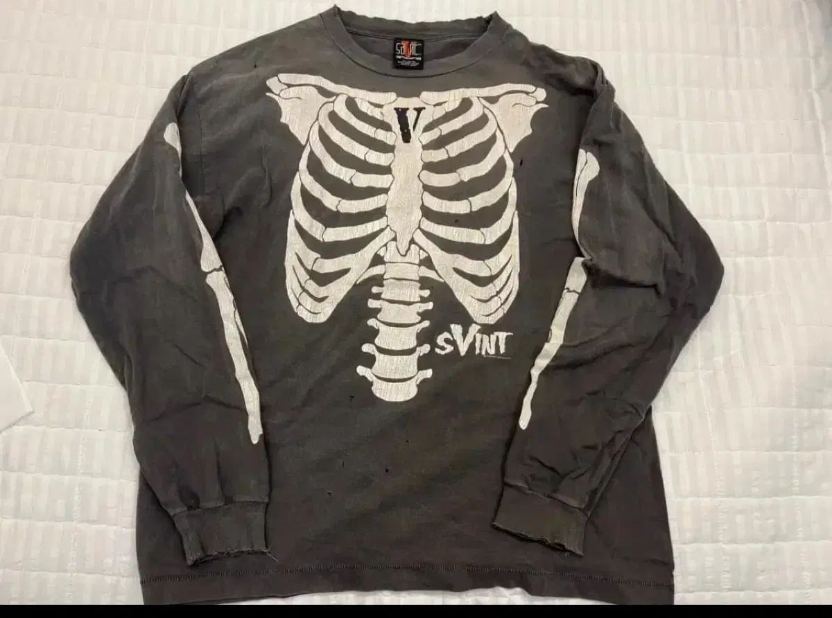 SAINT LUIS(セントルイス) MICHAEL VLONE(ヴィーローン) ロングスリーブ