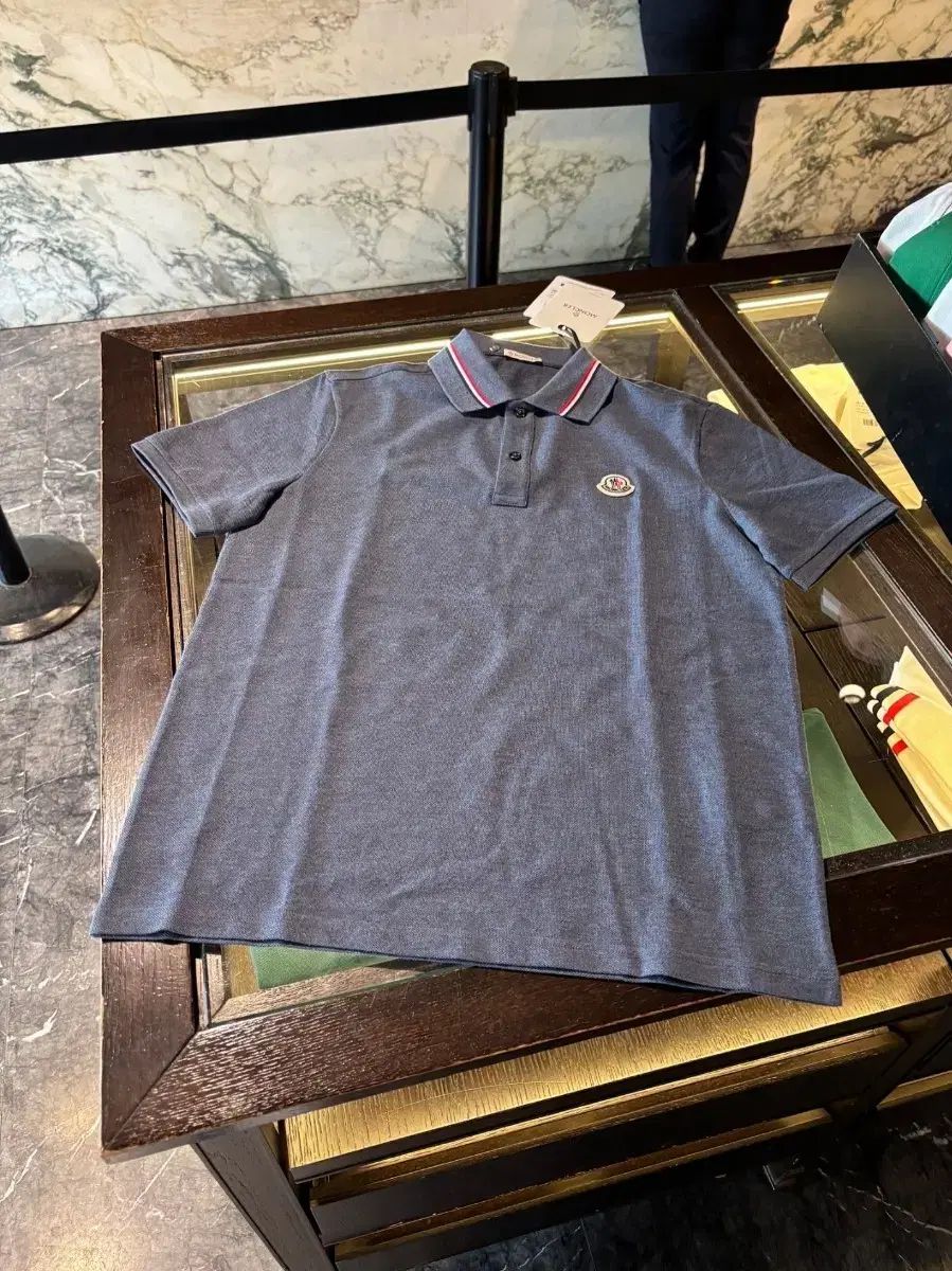 新品 XXL モンクレール 半袖 カラーTシャツ