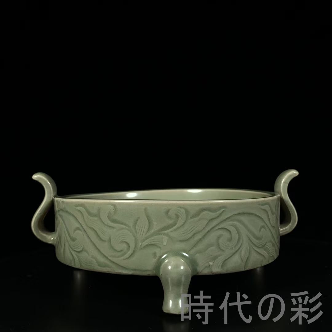 【秘色釉香炉】中国古美術 宋越窯風 刻花花卉文 香爐 茶道具 古陶磁 唐物 骨董品 陶磁器 旧家蔵出 R08042206