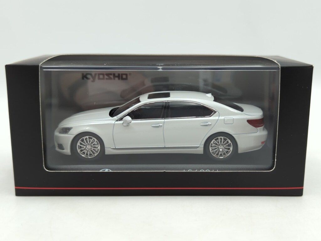 京商 1/43 LEXUS LS600hL White Pearl CS. 03647W