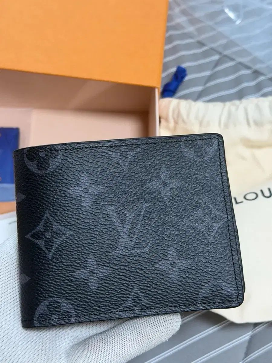 新品 ルイヴィトン エクリプス スレンダーウォレット 二つ折り財布