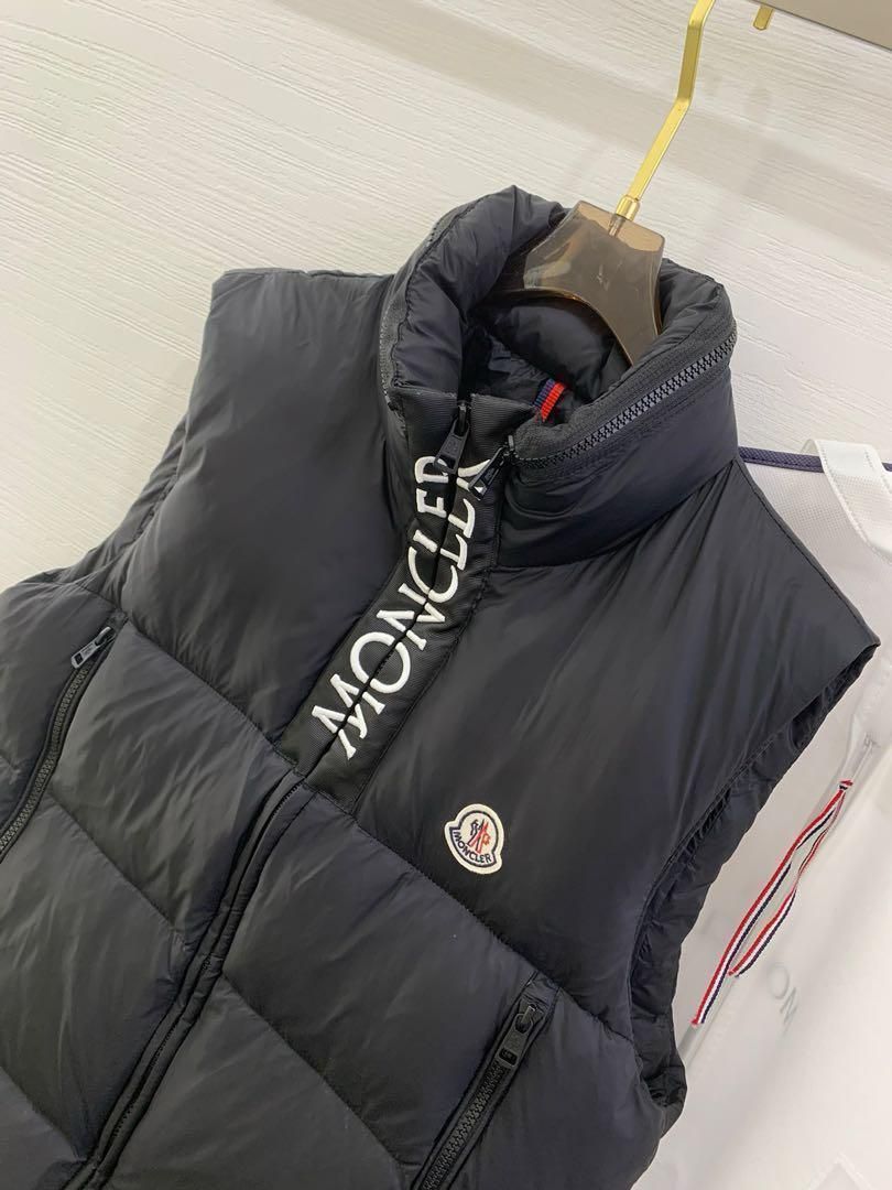 MONCLER ブラック ダウンベスト｜本日限定特価｜新品未使用 - メルカリ