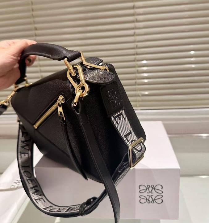 ロエベ ミニ 2WAY ショルダーバッグ ロエベ ミニ 2WAY ショルダーバッグ
