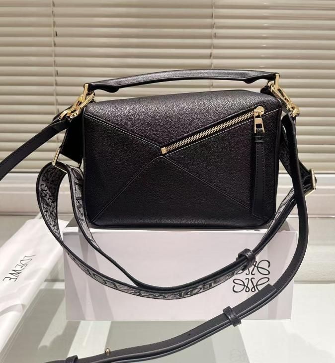 ロエベ ミニ 2WAY ショルダーバッグ ロエベ ミニ 2WAY ショルダーバッグ