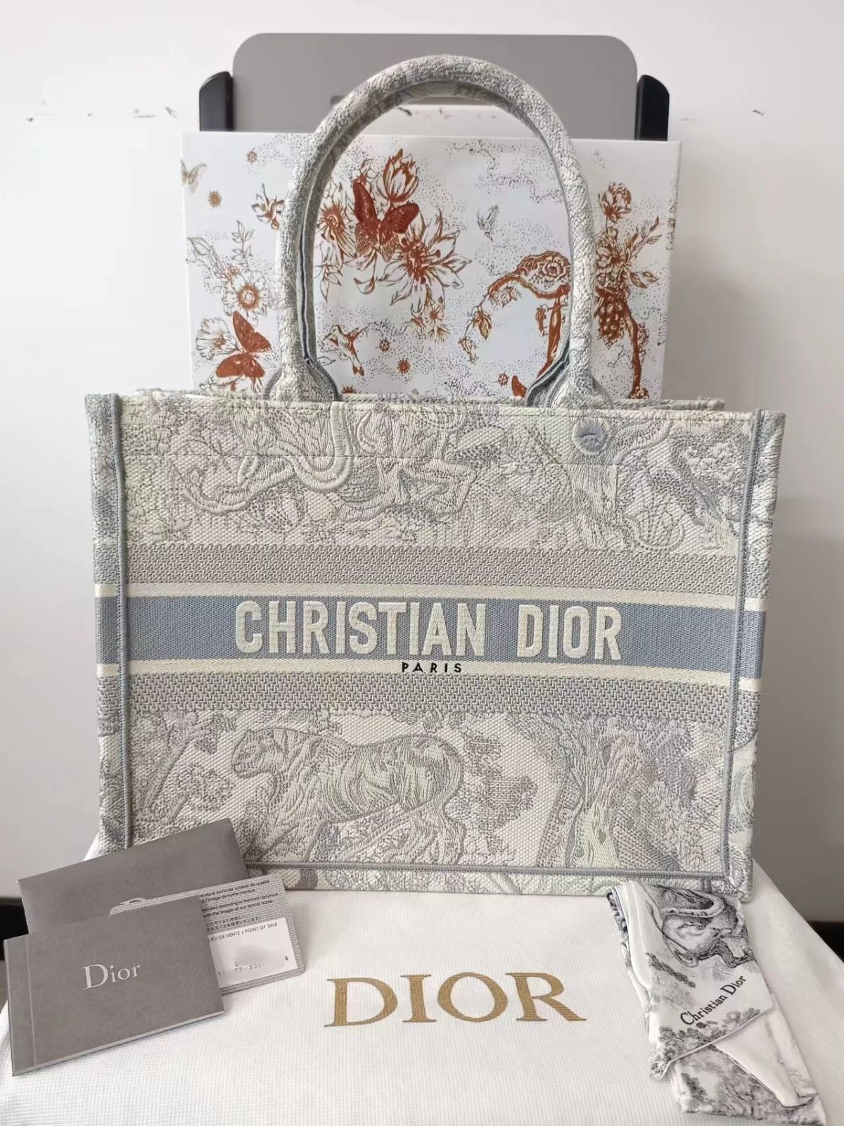 クリスチャンディオール ミディアムトートバック DIOR BOOK TOTE