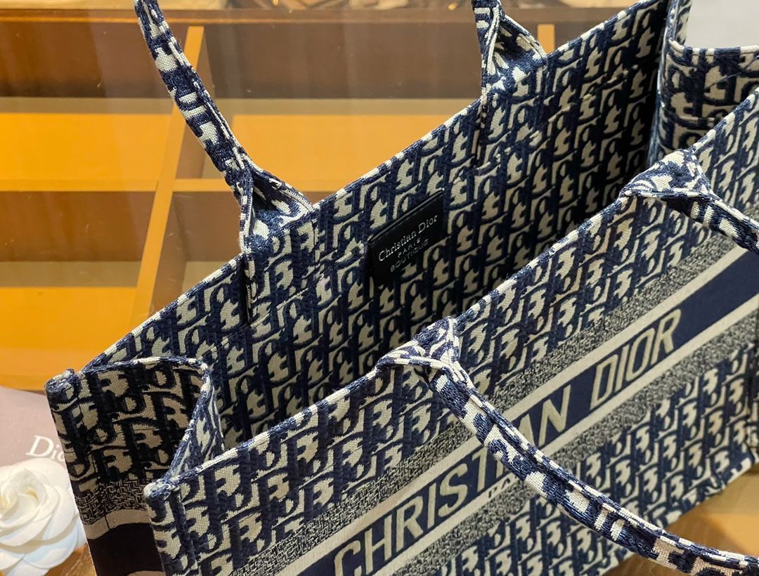 人気 Christian Dior クリスチャンディオール トートバッグ ショルダーバッグ 財布 3点セット 人気 Christian Dior クリスチャンディオール トートバッグ ショルダーバッグ 財布 3点セット