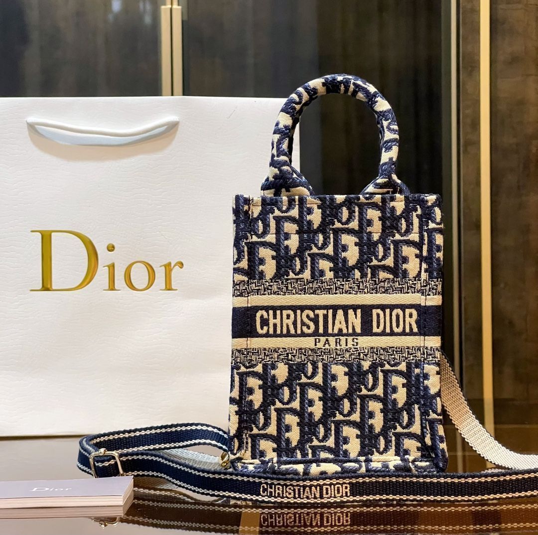 人気 Christian Dior クリスチャンディオール トートバッグ ショルダーバッグ 財布 3点セット 人気 Christian Dior クリスチャンディオール トートバッグ ショルダーバッグ 財布 3点セット