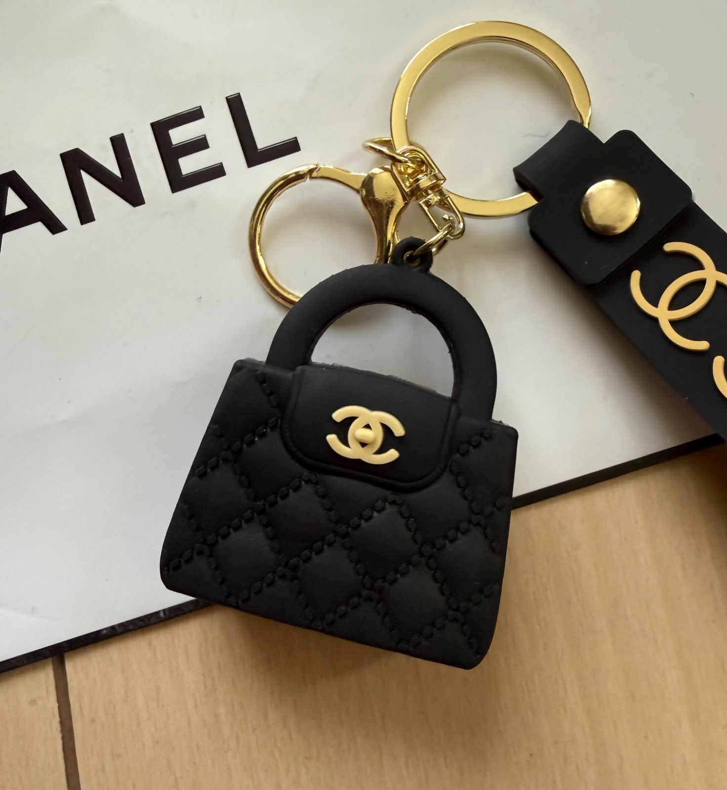 CHANEL キーホルダー バッグチャーム ノベルティ ブラック - メルカリ
