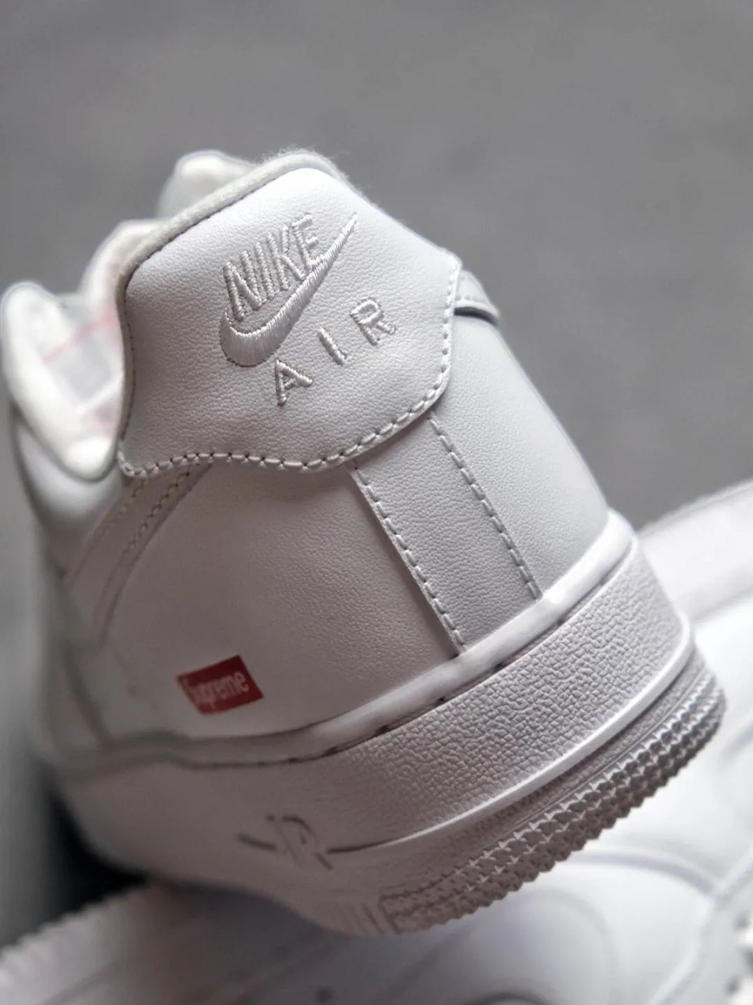 SUPREME X NIKE AIR FORCE 1 BOX LOGO