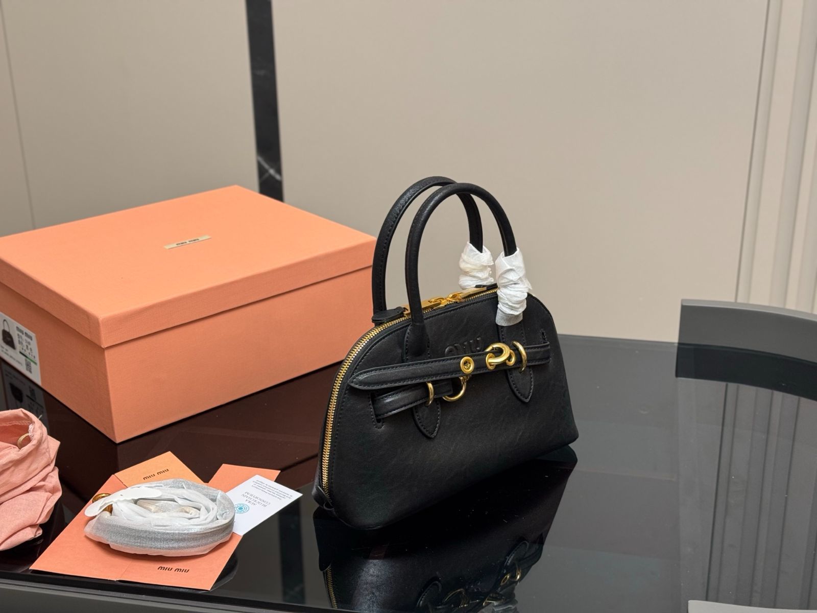 MIU MIU シェルバッグ ? 28×16cm [本日特価|新品未使用品]