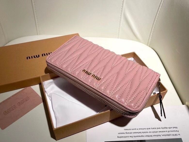 miumiu ウォレット/財布、両用パスケース、カード/キーケース[本日特価|新品未使用品] - サムネイル