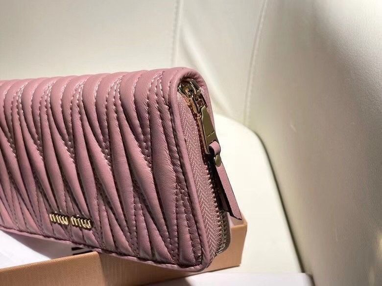 miumiu ウォレット/財布、両用パスケース、カード/キーケース[本日特価|新品未使用品] - サムネイル
