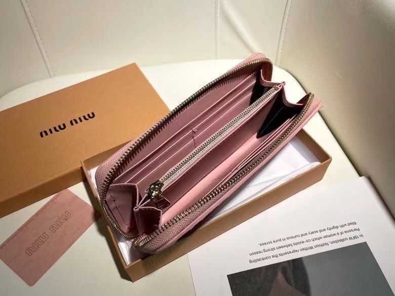 miumiu ウォレット/財布、両用パスケース、カード/キーケース[本日特価|新品未使用品] - サムネイル