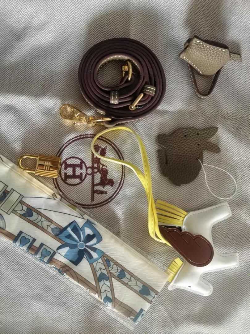 HERMES エレファントグレーのハンドバッグ／ショルダーバッグ