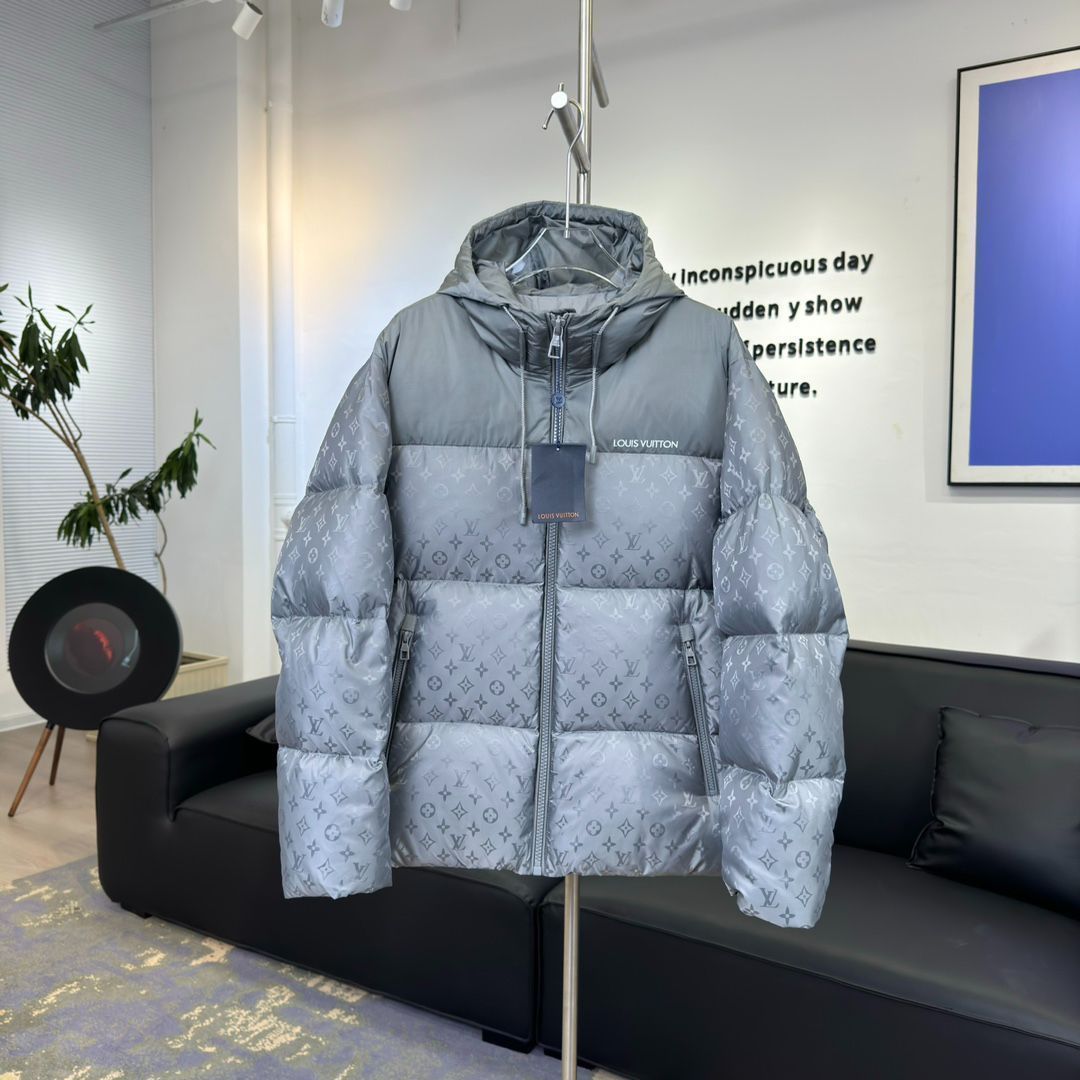 Louis Vuitton グレーのプリントダウンジャケット