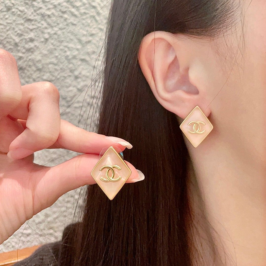 【今日特価】Chanel 中古 ダブル C ピアス 送料無料！在庫限定セール価格