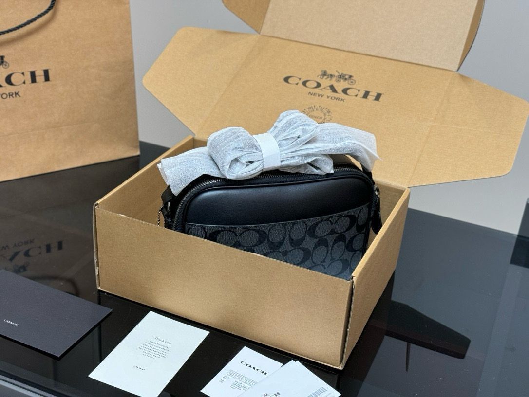 【今日特価】COACH カメラバッグ バックポケット付き-WTO輸入1