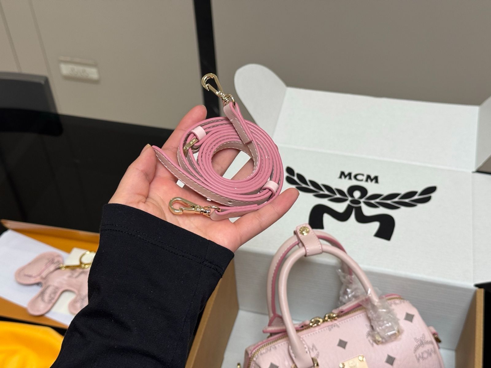 【今日特価】MCM Mini Boston Pillow Bag メシューエム ミニ ボストン ピローバッグ