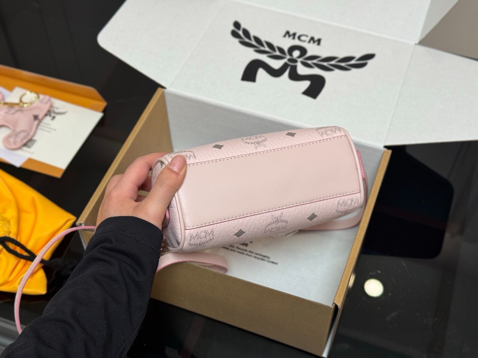 【今日特価】MCM Mini Boston Pillow Bag メシューエム ミニ ボストン ピローバッグ