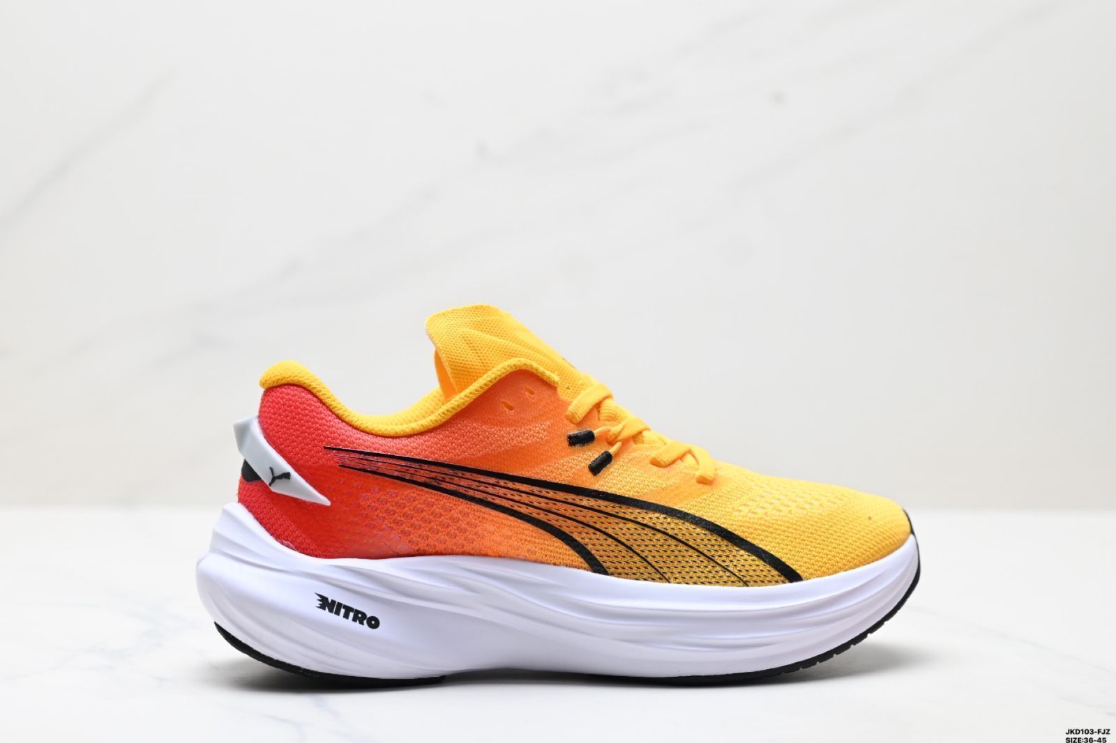 PUMA プーマ Deviate NITRO 3 デビエイト ナイトロ 3 クッショントレーニングランニングシューズ 通気性 快適 滑り止め 耐磨耗 カジュアルランニングシューズ
