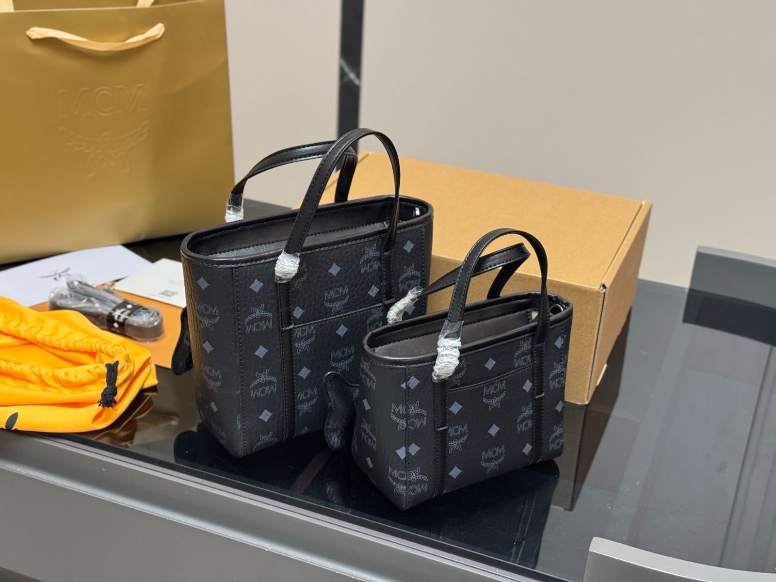 【今日特価】MCM New Market Tote Bag メシューエム ニュー マーケットトートバッグ 【今日特価】MCM New Market Tote Bag メシューエム ニュー マーケットトートバッグ