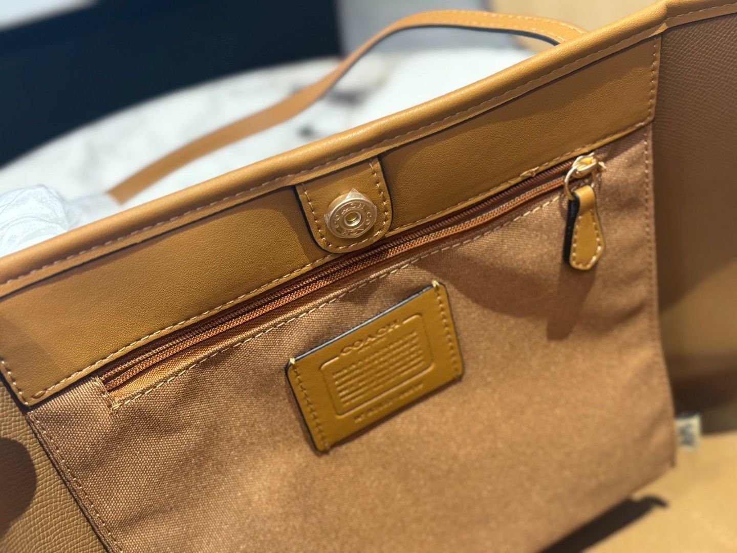 【今日特価】COACH City 33 Snap Tote Bag - コーチ City 33 吸扣トートバッグ