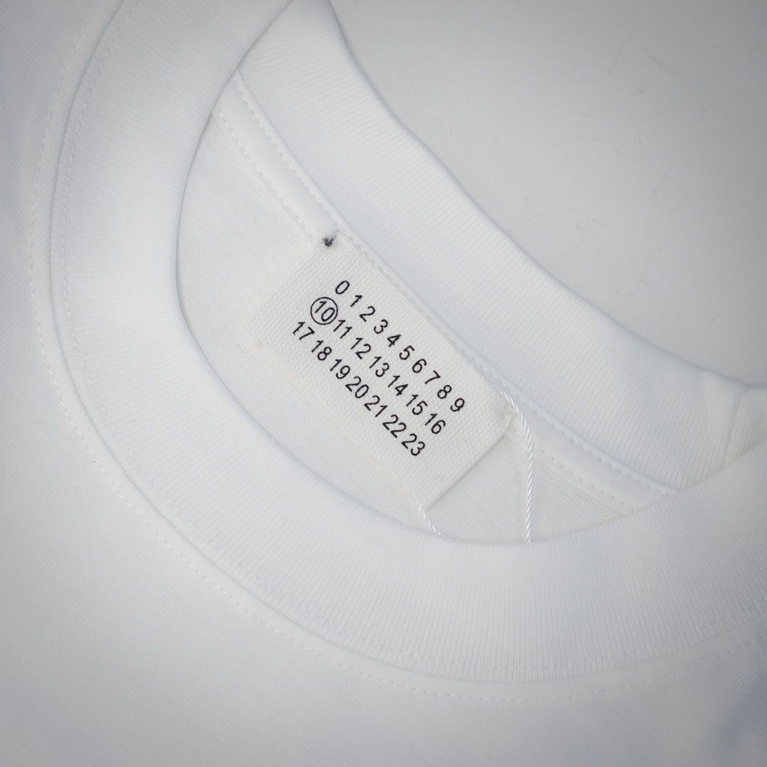 【今日特価】MaisonMargiela 25ss ナンバー 3 文字プリント T シャツ