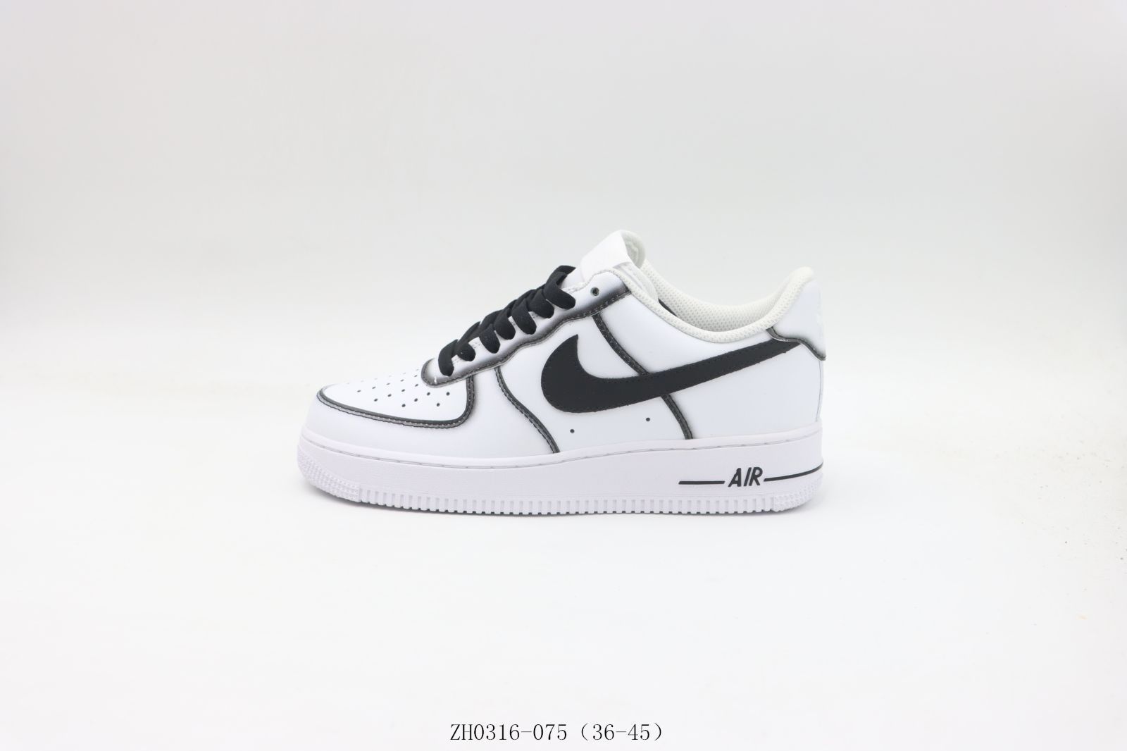 【今日特価】Nike / ナイキ ロートップ スニーカー ホワイトブラック ZH0316-075