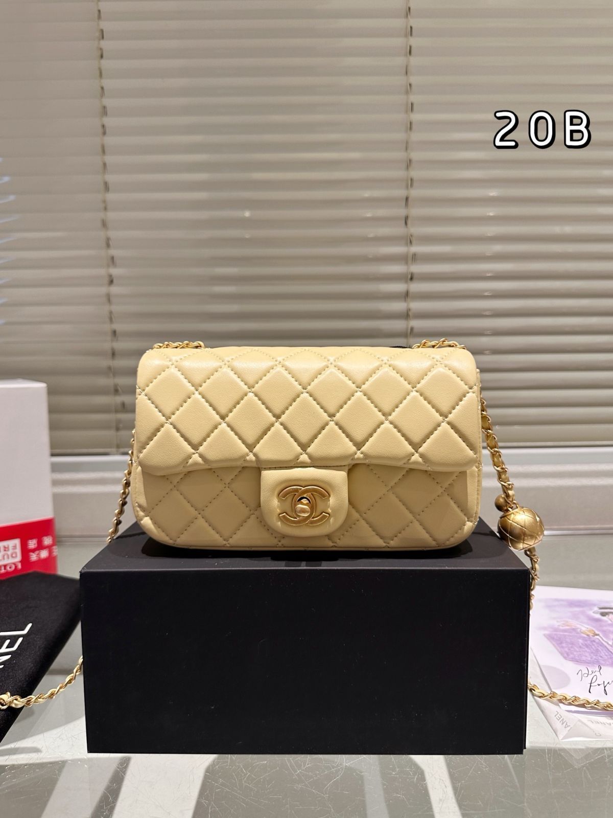 【今日特価】Chanel Golden Ball Square Flap Bag 小羊皮バージョン