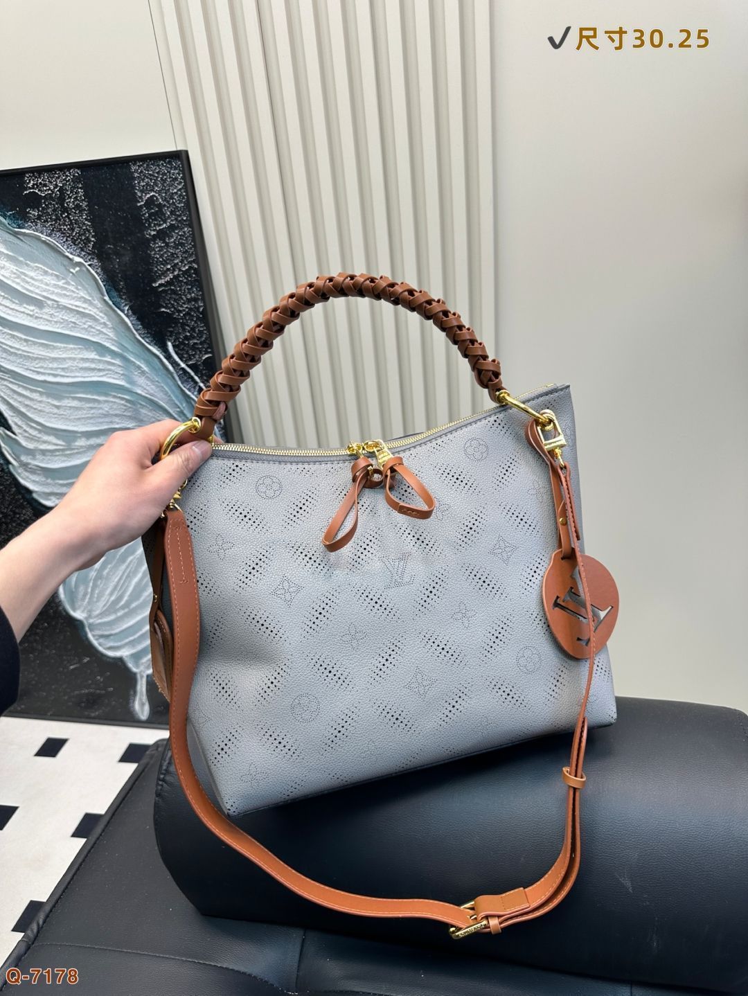 LV ハンドル編みムーブミーバッグ クラシックでバラエティ豊かなエレガントな一品 LV ハンドル編みムーブミーバッグ クラシックでバラエティ豊かなエレガントな一品