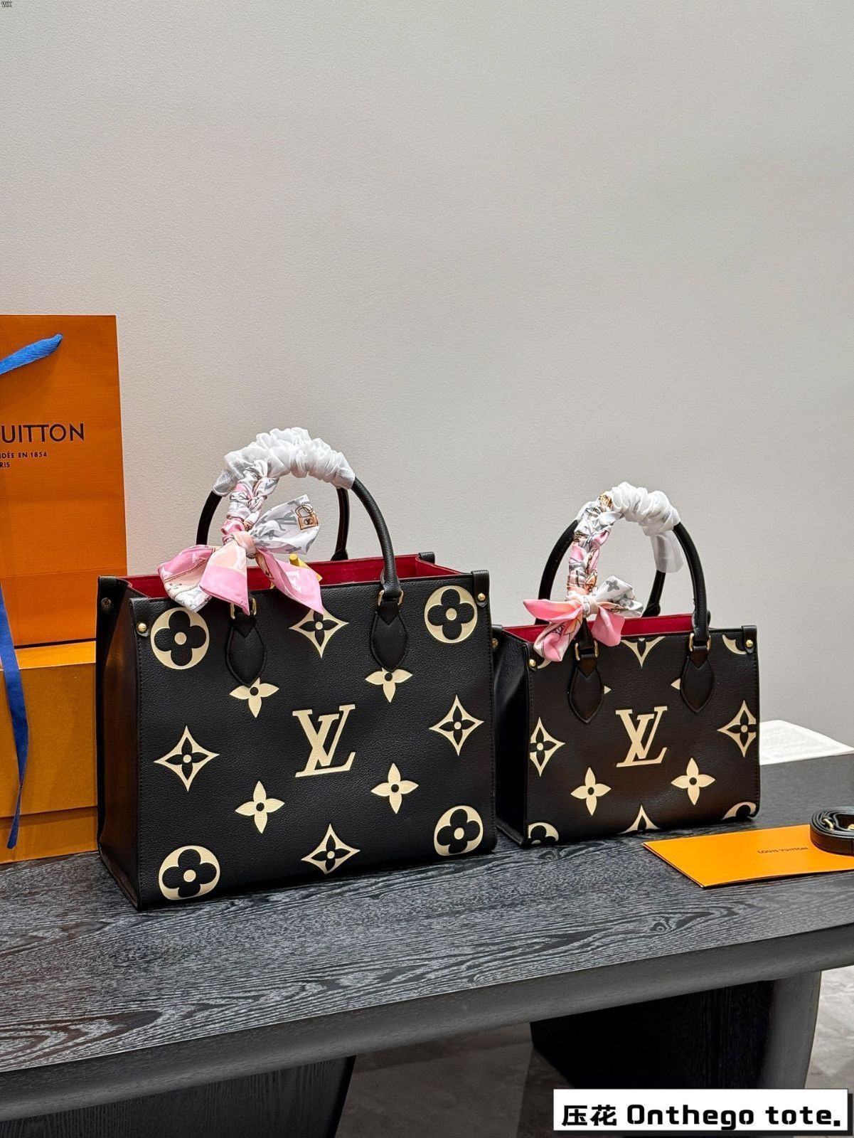 LV Onthego bb ジャングルトートバッグ(折りたたみギフトボックス付き)【中号 35cm / 小号 25cm】 LV Onthego bb ジャングルトートバッグ(折りたたみギフトボックス付き)【中号 35cm / 小号 25cm】