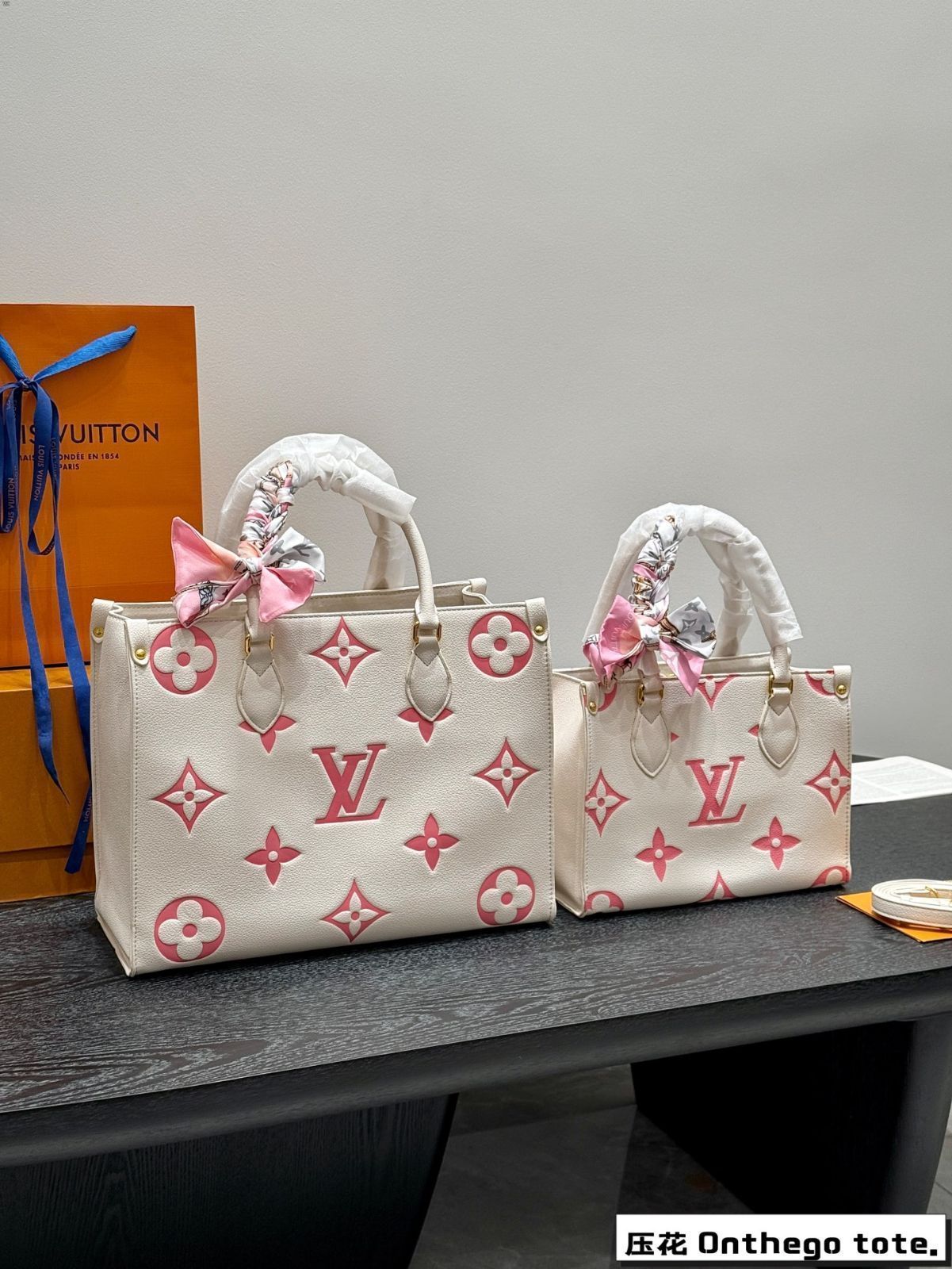 LV Onthego bb ジャングルトートバッグ(折りたたみギフトボックス付き)【中号 35cm / 小号 25cm】 LV Onthego bb ジャングルトートバッグ(折りたたみギフトボックス付き)【中号 35cm / 小号 25cm】