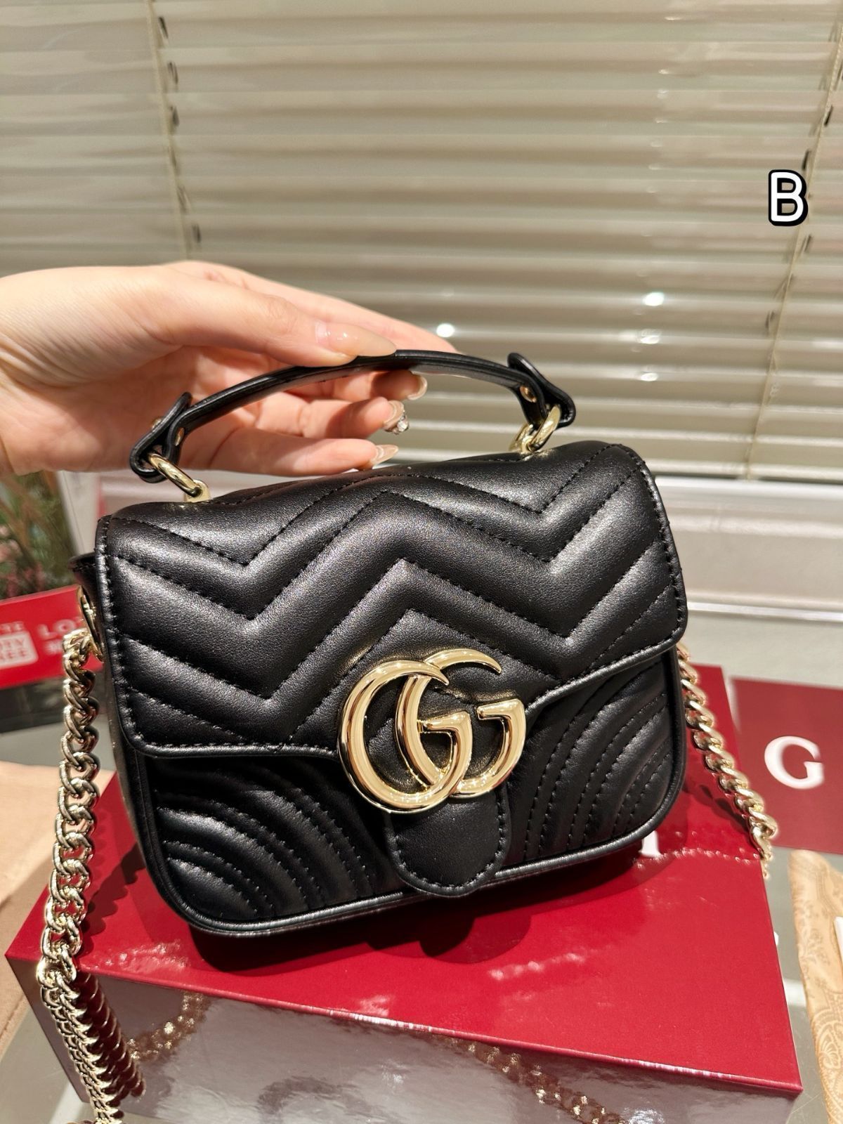 Gucci 牛革バージョン 小鏡付き ハンドバッグ・斜め掛けバッグ・ショルダーバッグ