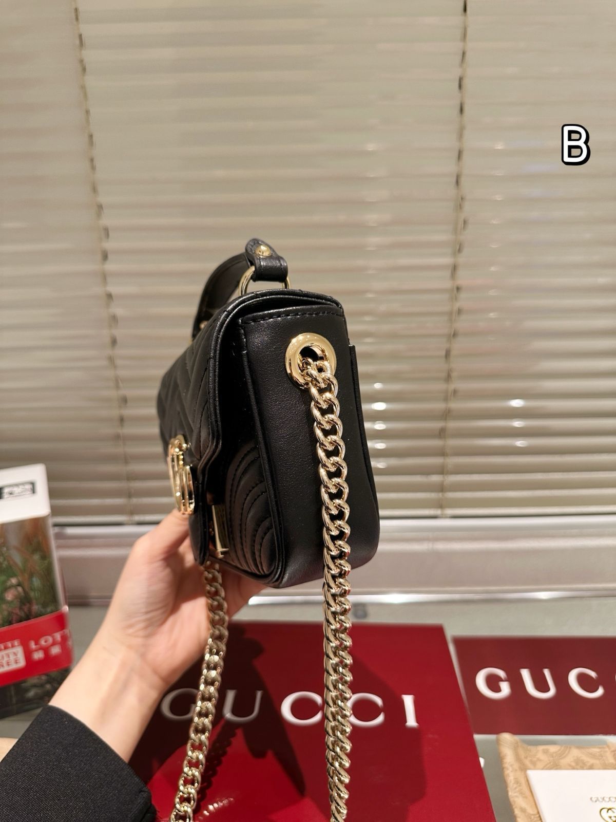 Gucci 牛革バージョン 小鏡付き ハンドバッグ・斜め掛けバッグ・ショルダーバッグ