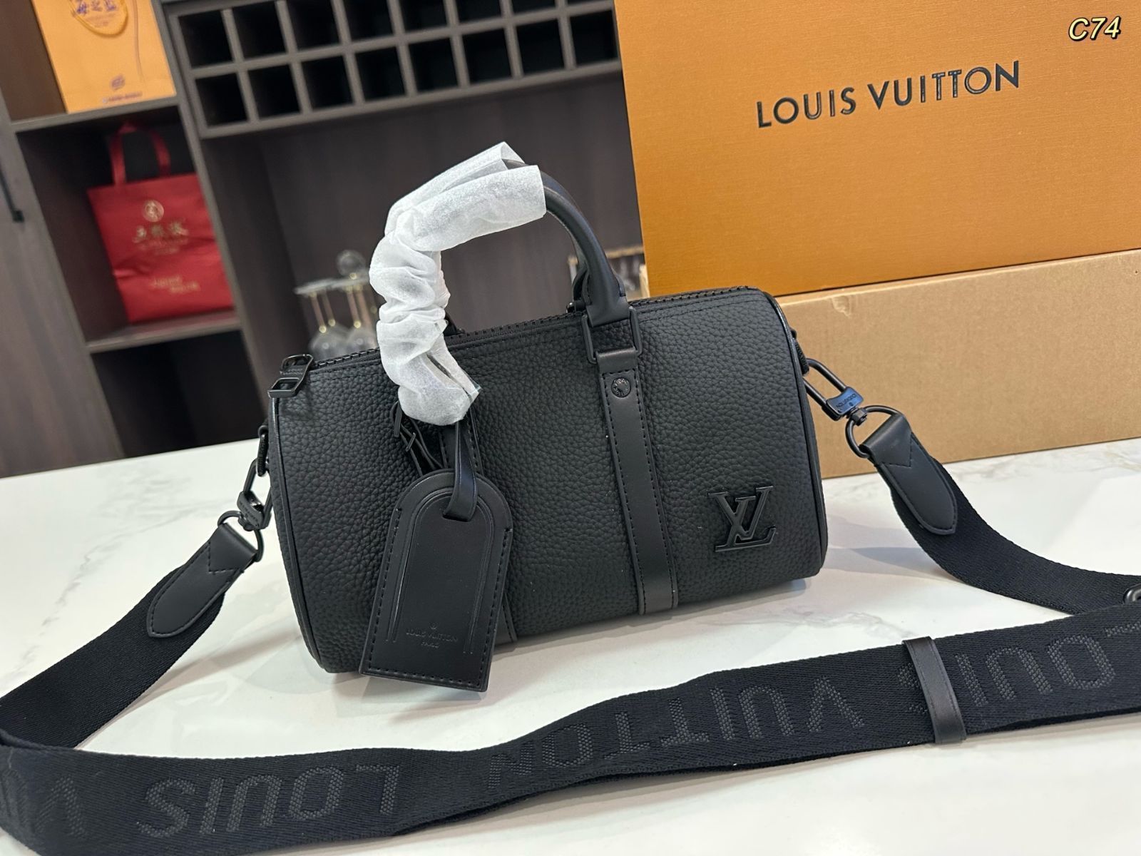 LV KEEPALL25 レリーフピローバッグ
