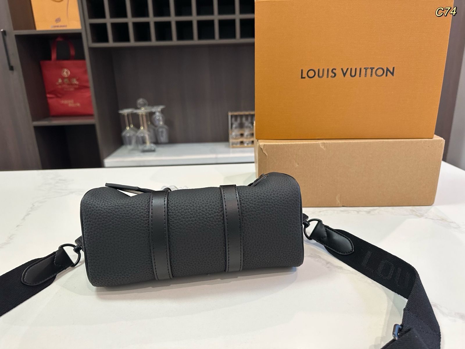 LV KEEPALL25 レリーフピローバッグ