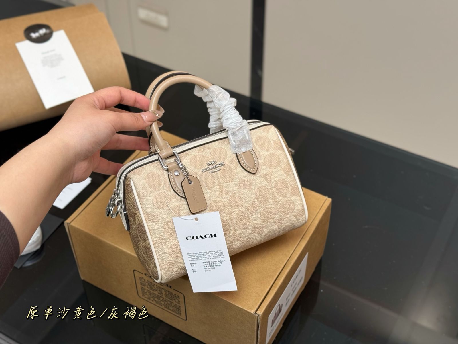 【今日特価】Coach Mini Pillow Bag - ミニ ピロー バッグ コーチ 【今日特価】Coach Mini Pillow Bag - ミニ ピロー バッグ コーチ