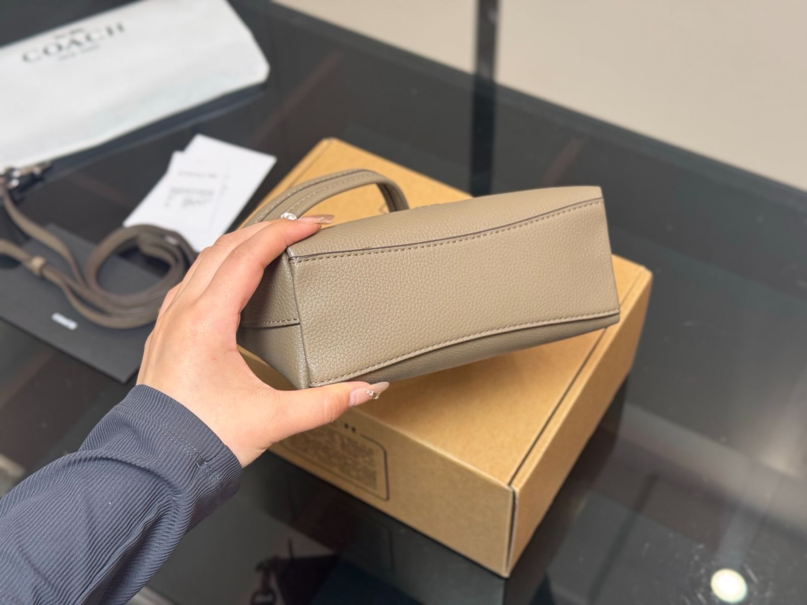 【今日特価】COACH mini Laurel Shoulder Bag(クーチ ミニ ローレル ショルダーバッグ) 【今日特価】COACH mini Laurel Shoulder Bag(クーチ ミニ ローレル ショルダーバッグ)