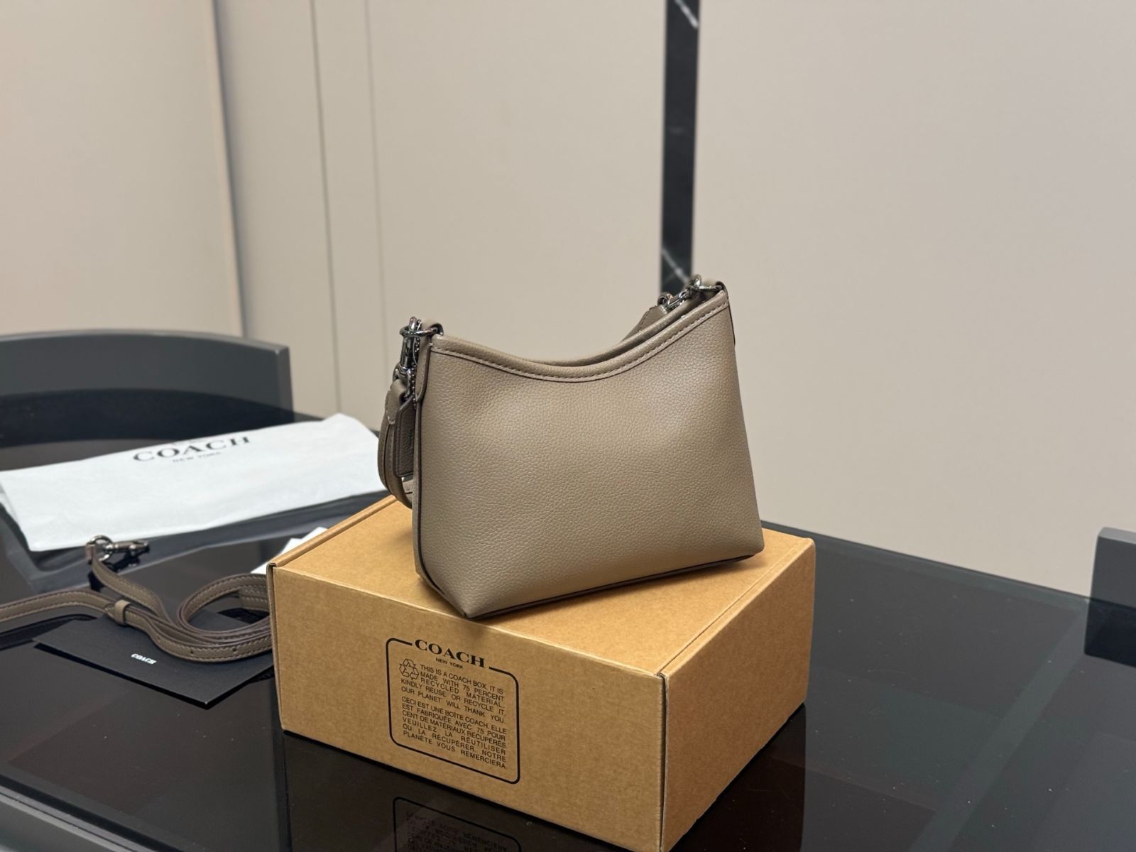 【今日特価】COACH mini Laurel Shoulder Bag(クーチ ミニ ローレル ショルダーバッグ) 【今日特価】COACH mini Laurel Shoulder Bag(クーチ ミニ ローレル ショルダーバッグ)