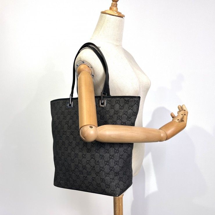 GUCCI（グッチ）GGキャンバス トートバッグ GG柄 ブラック シルバー金具 レディース 31243 【中古】