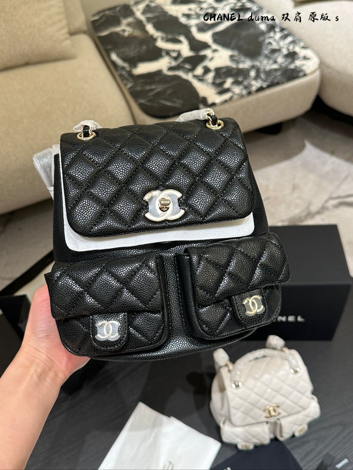 CHANEL ダマ フロッグバックパック - ダブルポケットデザイン 21×22cm [本日特価|新品未使用品]