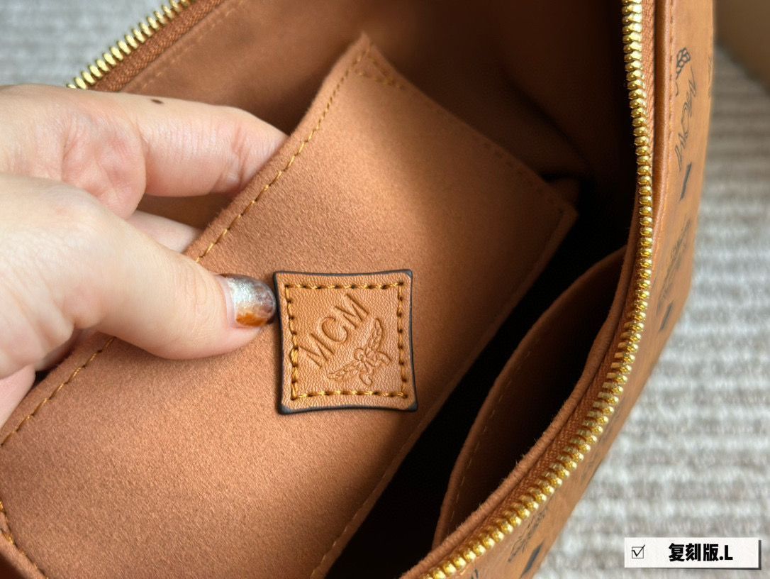 【今日特価】MCM Hobo Bag ホーボーバッグ バタークロ issant 【今日特価】MCM Hobo Bag ホーボーバッグ バタークロ issant