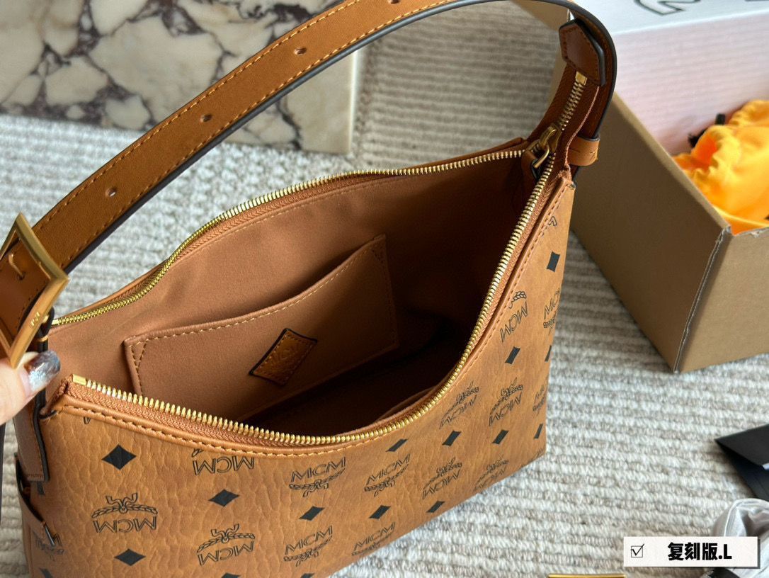 【今日特価】MCM Hobo Bag ホーボーバッグ バタークロ issant 【今日特価】MCM Hobo Bag ホーボーバッグ バタークロ issant