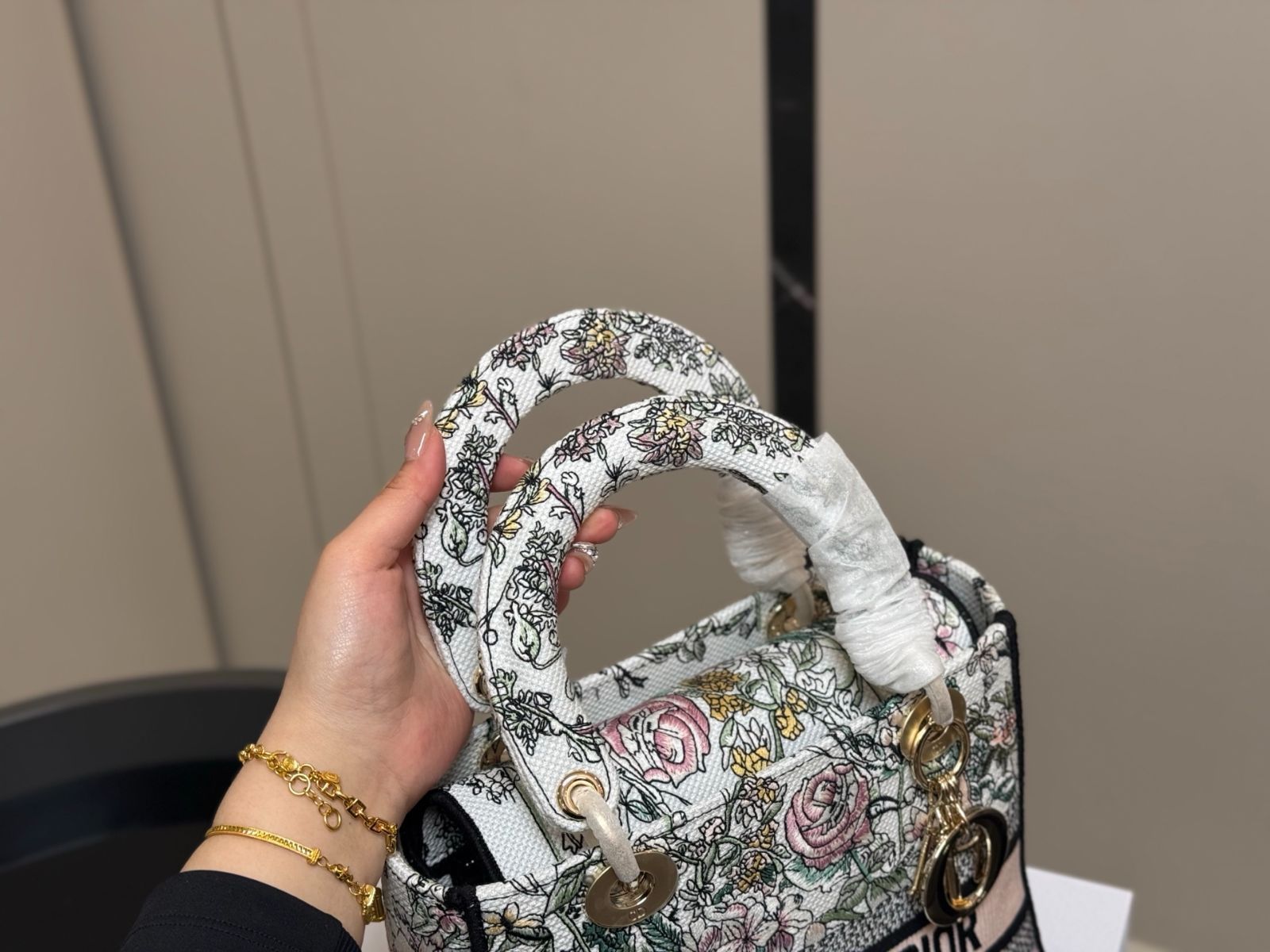 【今日特価】Dior Embroidered Lady Dior Bag ディオール 刺繍 レディー ディオール バッグ