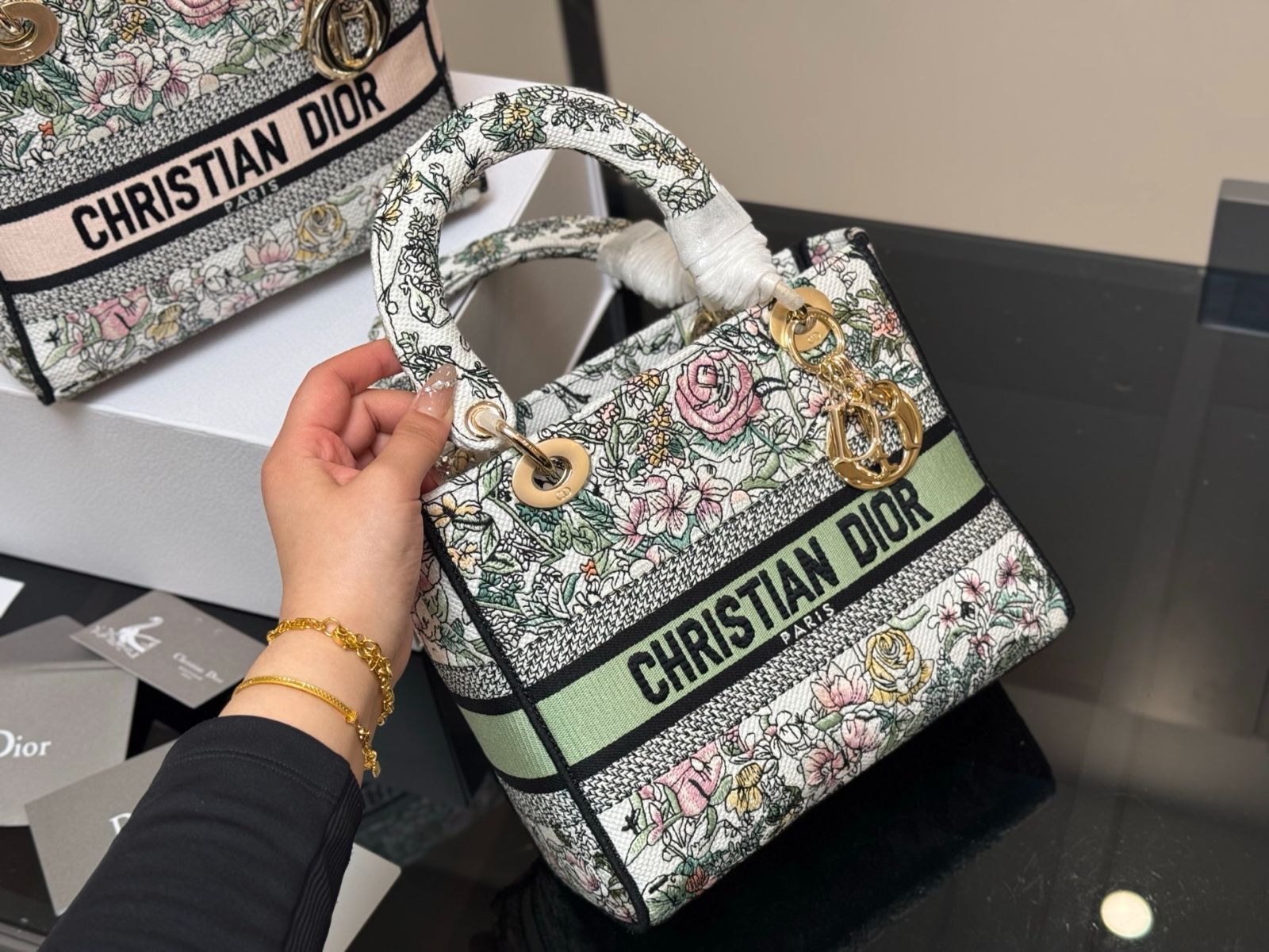 【今日特価】Dior Embroidered Lady Dior Bag ディオール 刺繍 レディー ディオール バッグ