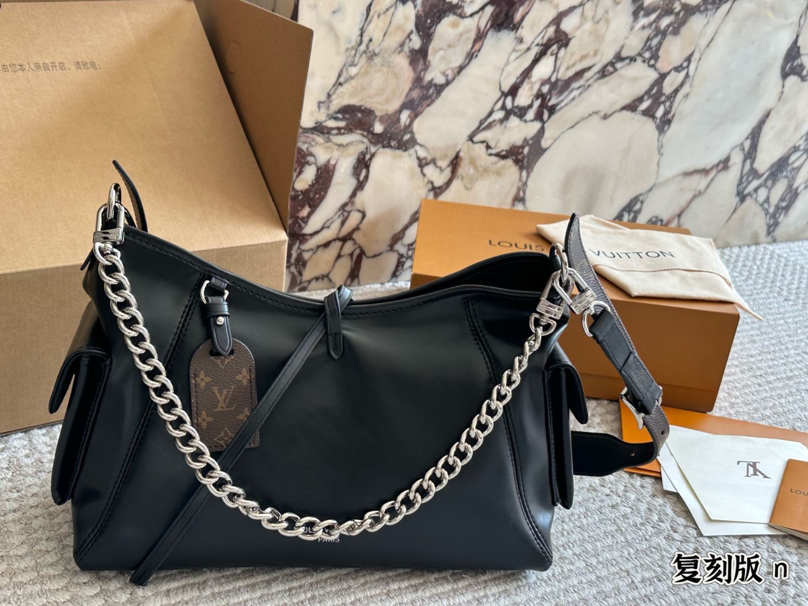 【今日特価】LV Carryall スモール ブラック レザー ルイ・ヴィトン キャリオール スモール バッグ
