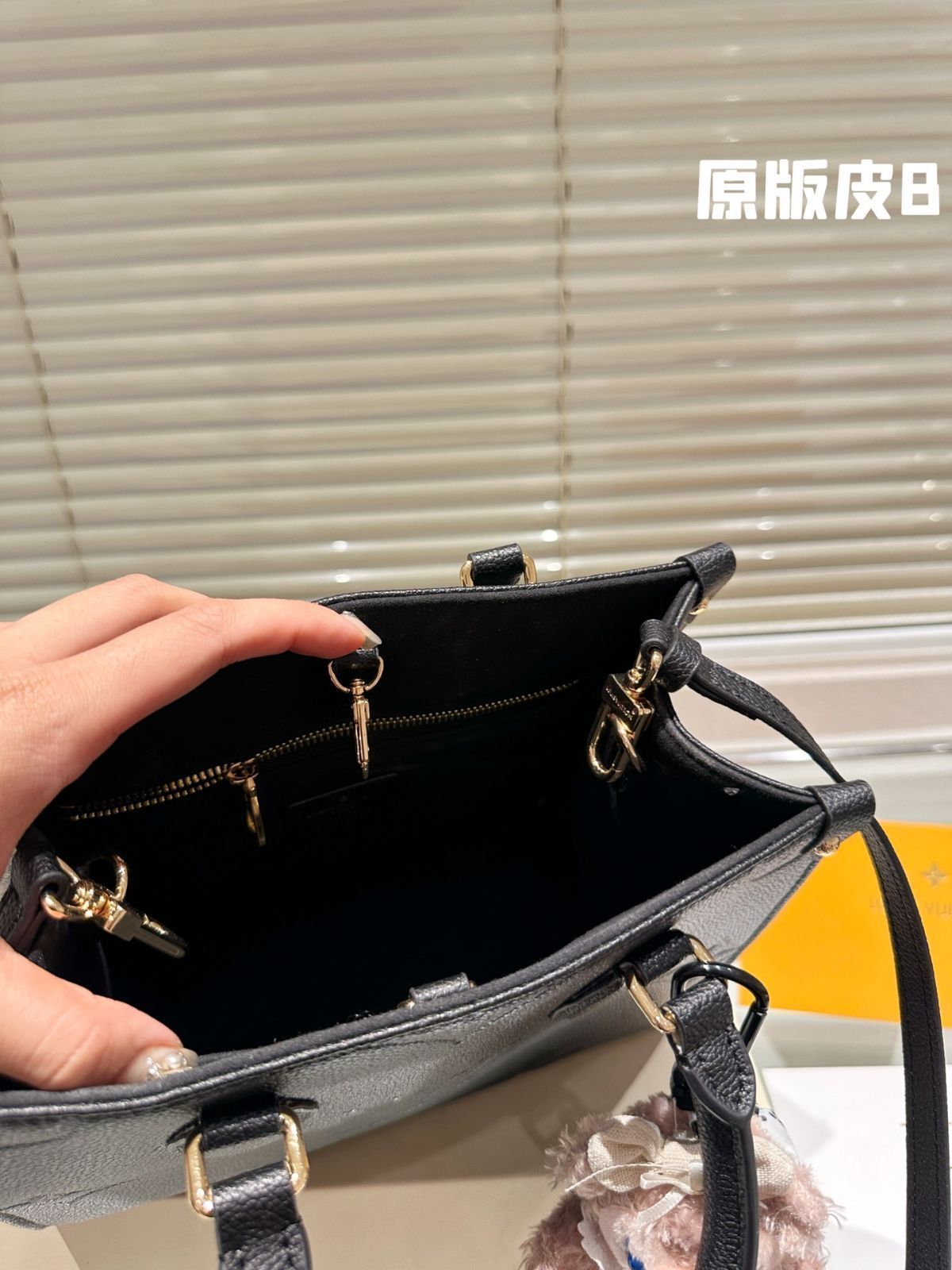 【今日特価】LV Onthego 25cm 圧字ジャングルバッグ ヴィトン オンザゴー 25cm プレス ジャングル バッグ