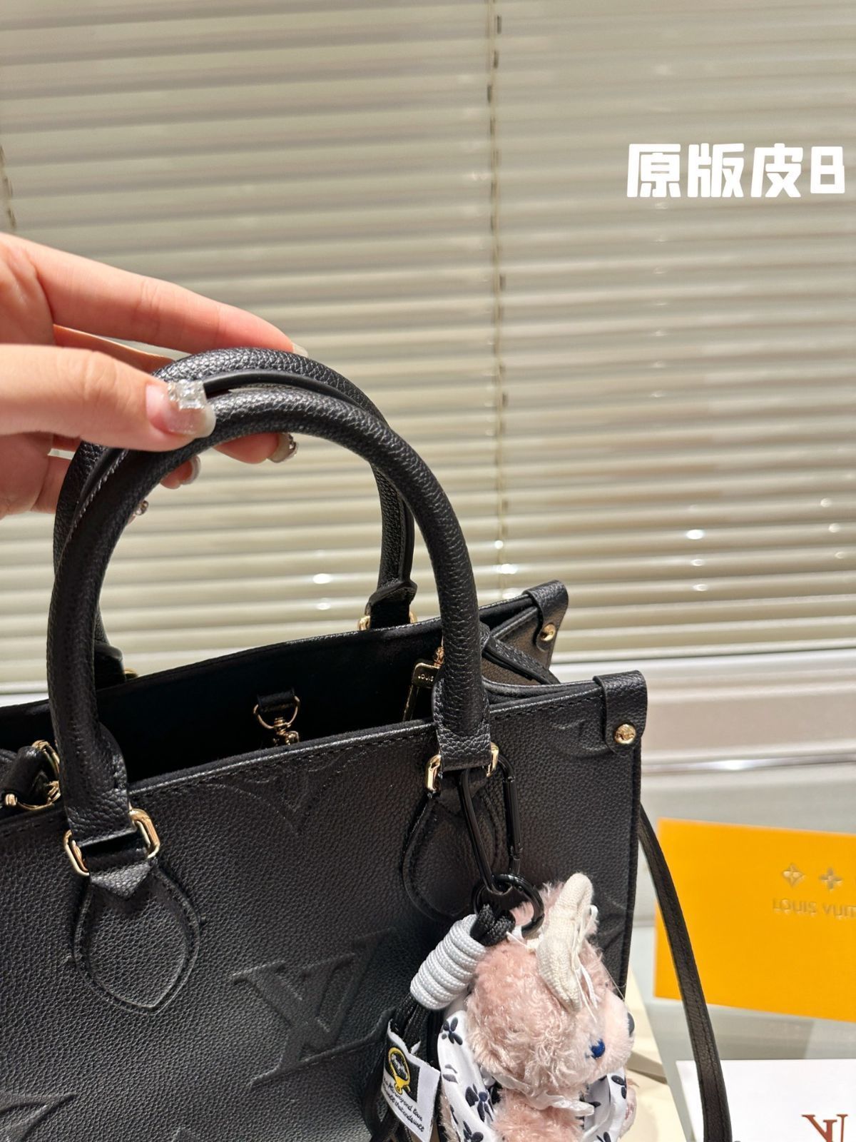 【今日特価】LV Onthego 25cm 圧字ジャングルバッグ ヴィトン オンザゴー 25cm プレス ジャングル バッグ