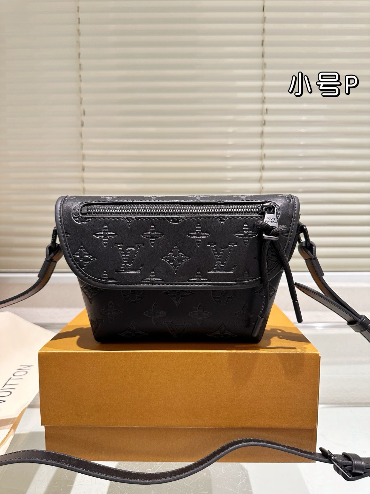 【今日特価】Louis Vuitton District PM メンズ シングルショルダーバッグ
