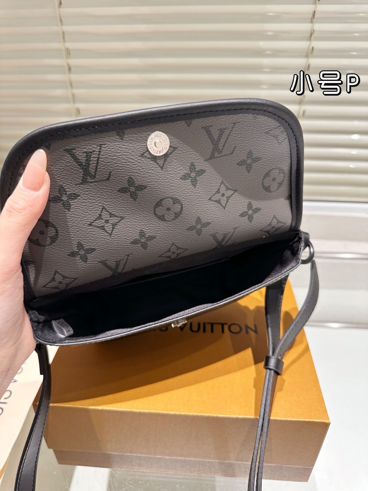 【今日特価】Louis Vuitton District PM メンズ シングルショルダーバッグ 【今日特価】Louis Vuitton District PM メンズ シングルショルダーバッグ